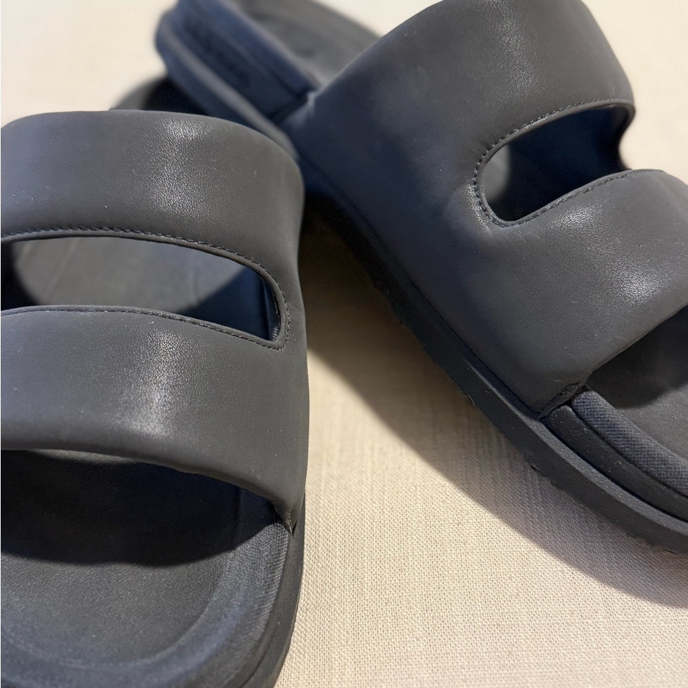 Lululemon Restfeel Sandal